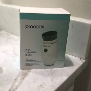 Proactive Cleansing Brush